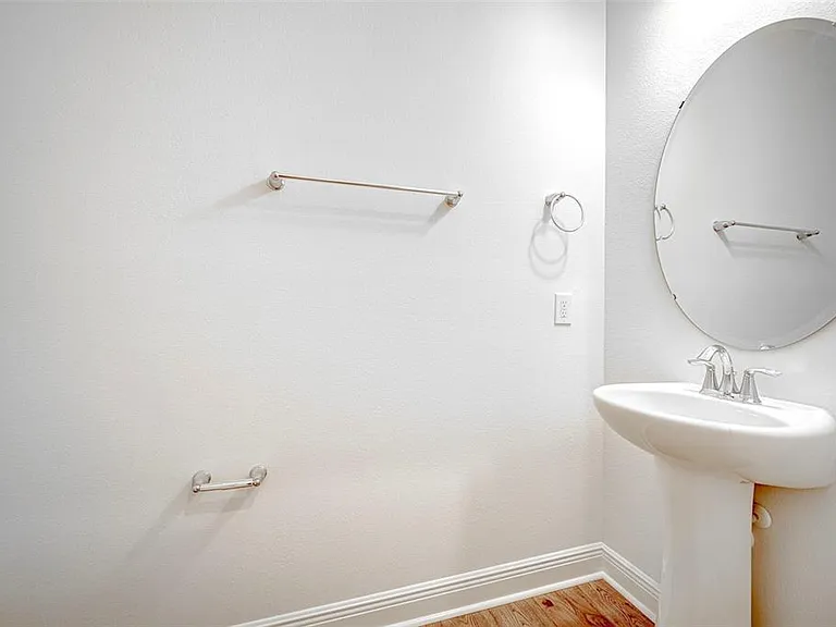 7035 Nemours Pkwy — Photo 13