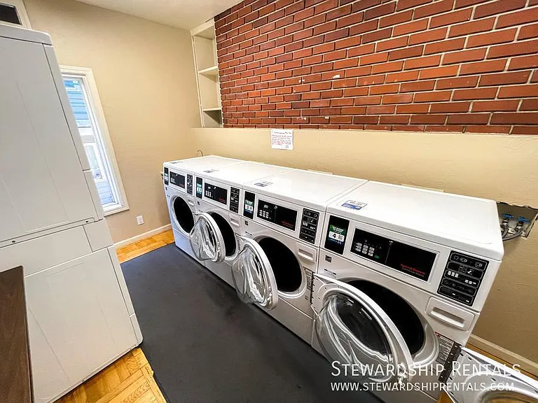 1825 Harris St #9 — Photo 21