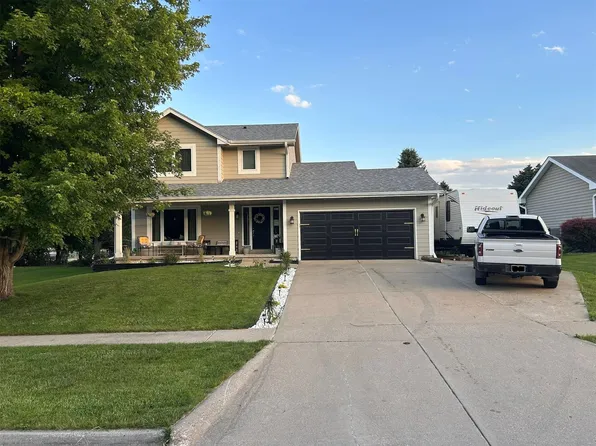 304 SW Clark Ln, Grimes, IA 50111