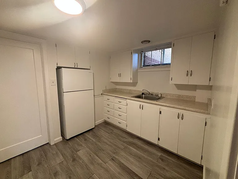 PM-254 1808 E 19th Street — Photo 10