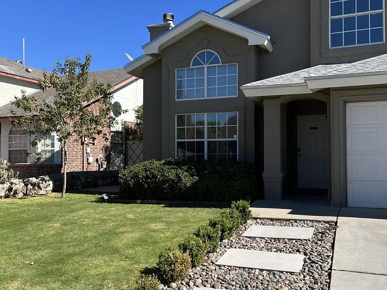 7548 Plaza Taurina Dr — Photo 1