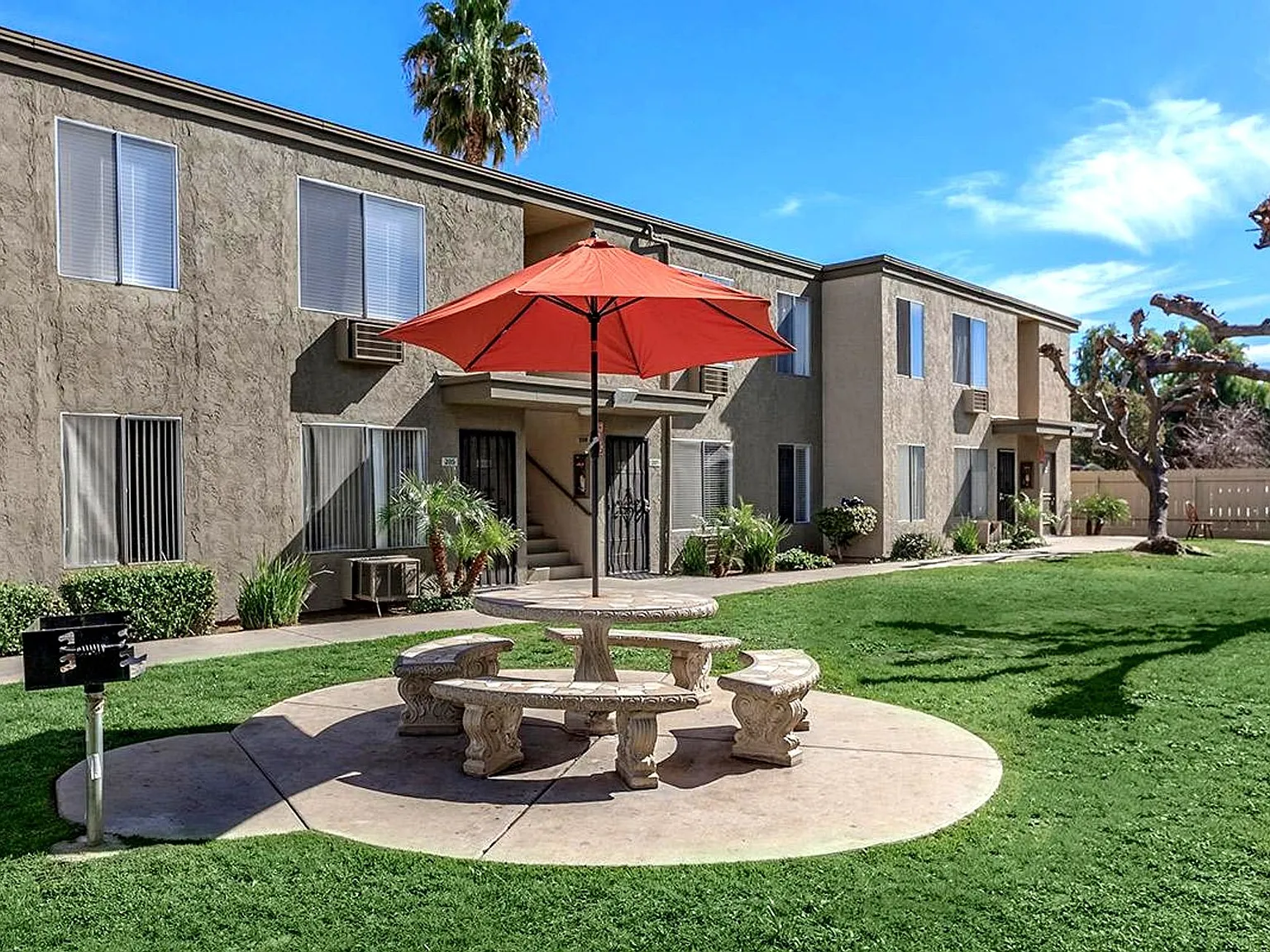 Courtyards Apartments! — Photo 3