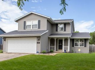 220 Wildflower Way, Lake Mills, WI 53551