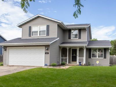 220 Wildflower Way, Lake Mills, WI, 53551