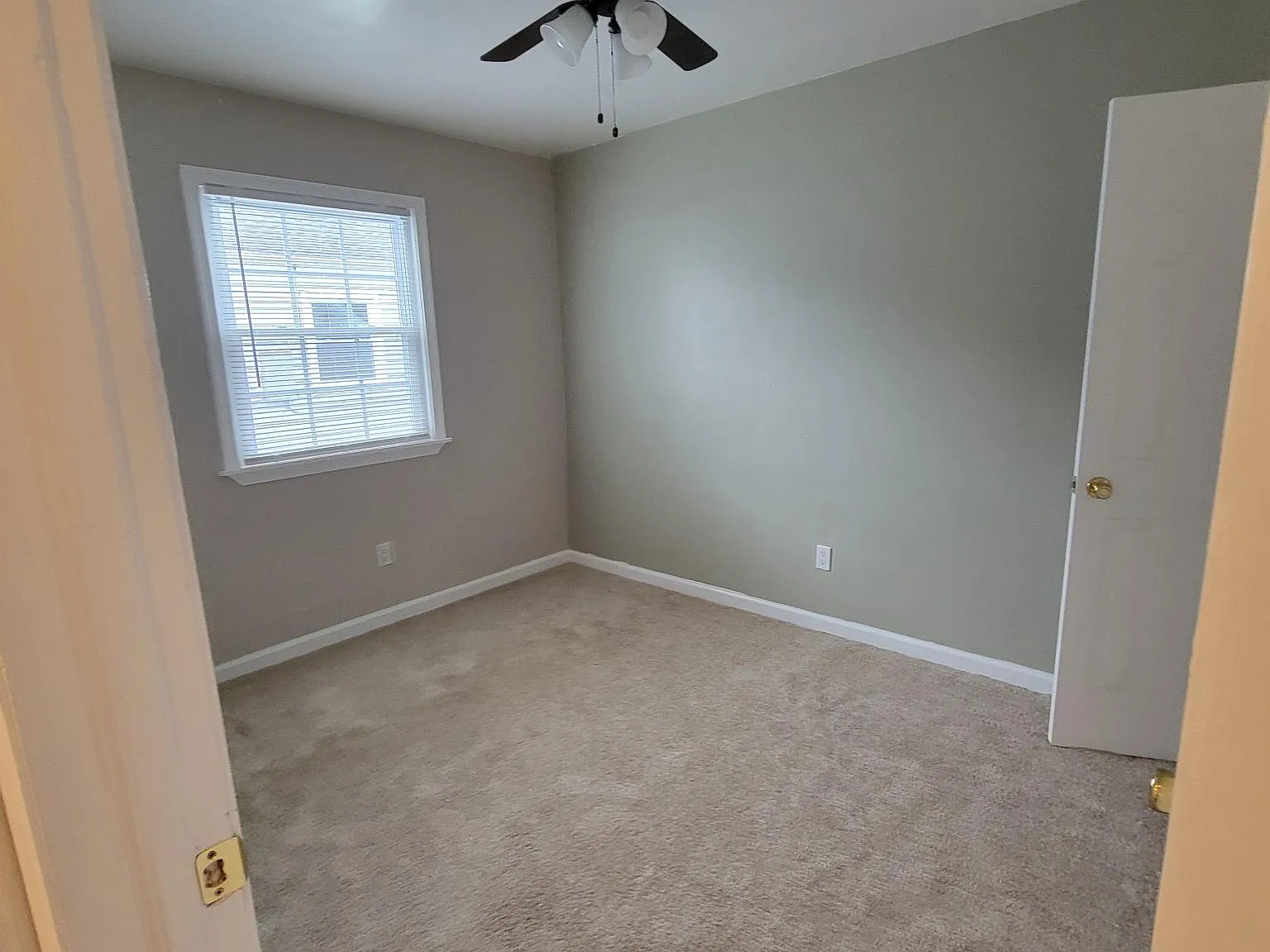 2 bed, 850 sqft, $1,299 — Photo 4