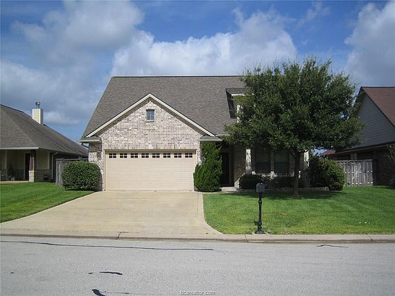 2nd image of 3906 Devrne Dr