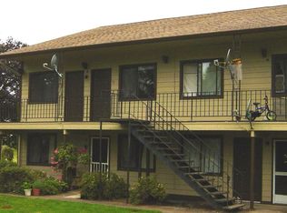 715 S Main St APT 8, Mount Angel, OR 97362
