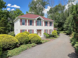 17 Gap View Heights Rd, East Stroudsburg, PA 18301