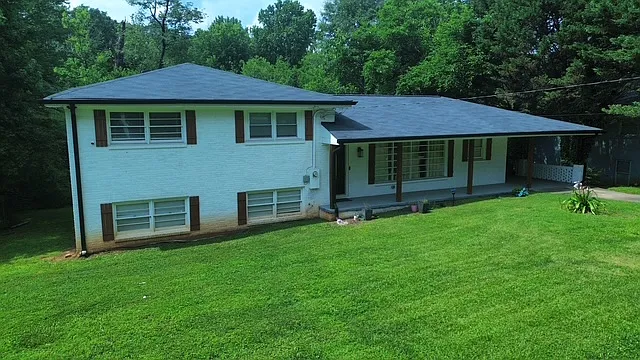 4 bed, 1852 sqft, $2,900 — Photo 2