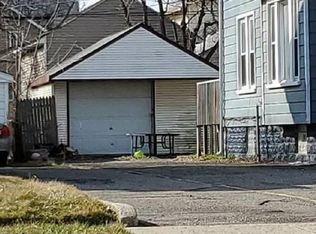 35727 Park St, Wayne, MI 48184