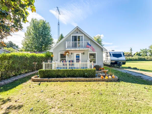 7462 Woodbine Rd, Lexington, MI 48450