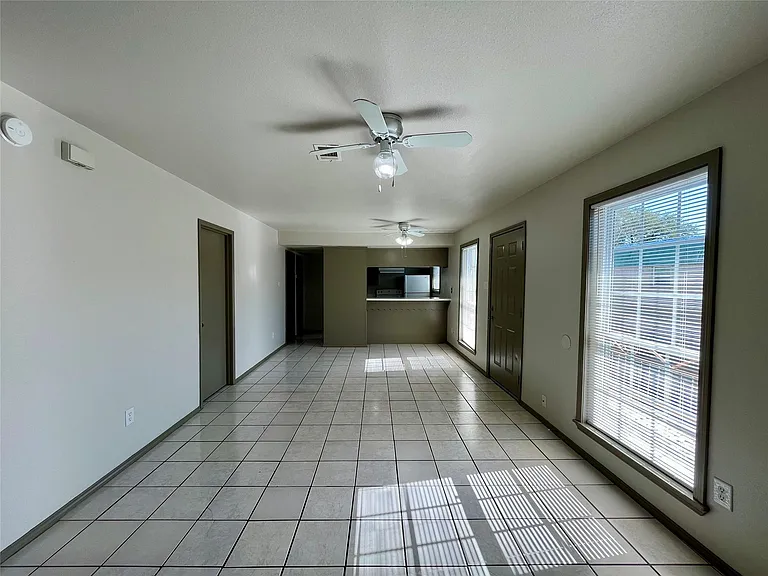1042 W Village Ct #D — Photo 10