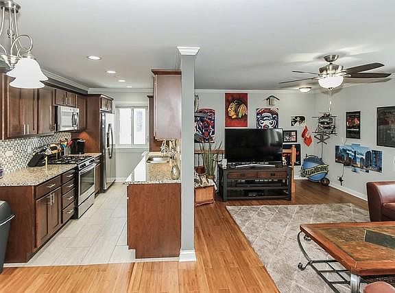 5th image of 1306 Cove Dr #229-D