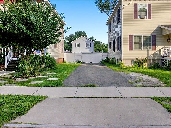 5th image of 1219 West St