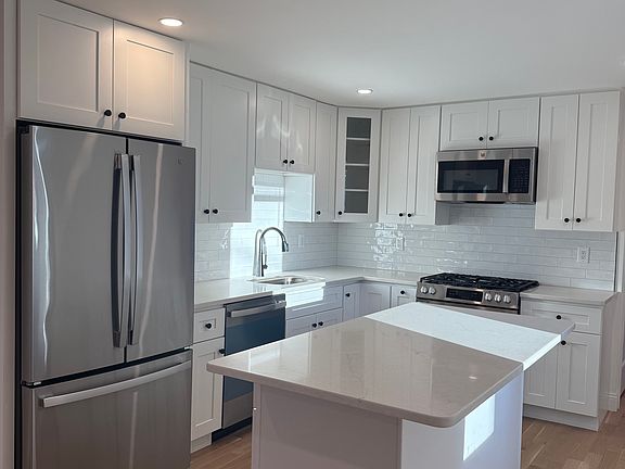2nd image of 6006 Jefferson St Floor 1