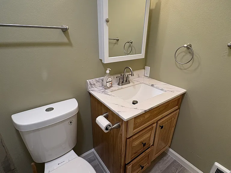 12239 Des Moines Memorial Dr S #4 — Photo 10