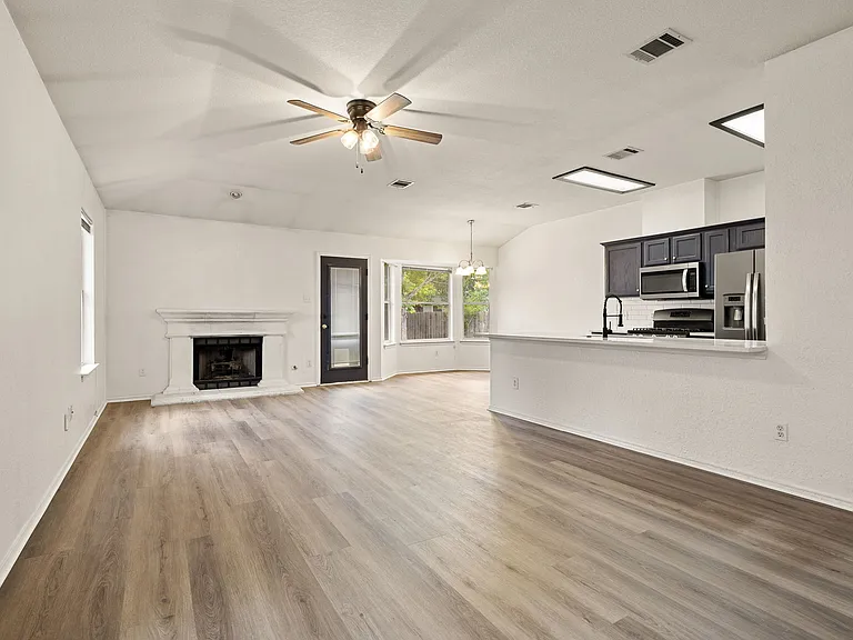 903 Luke Ln — Photo 22
