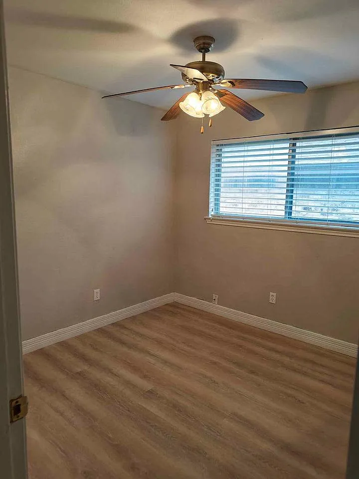 Building Photo - 2 Pompano Ct