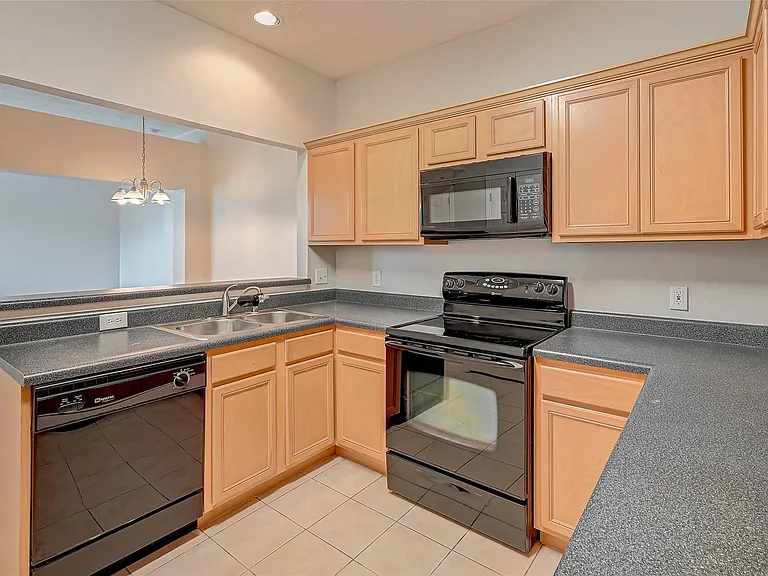 717 Cedarwood Dr — Photo 15