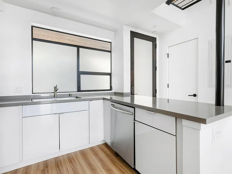 10839 Kling St #5 — Photo 18
