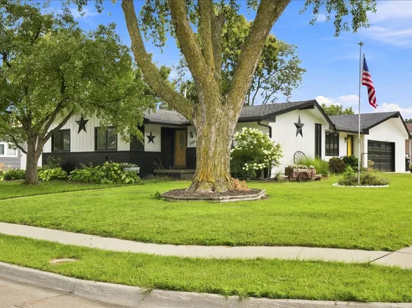309 SE 8th St, Ankeny, IA 50021