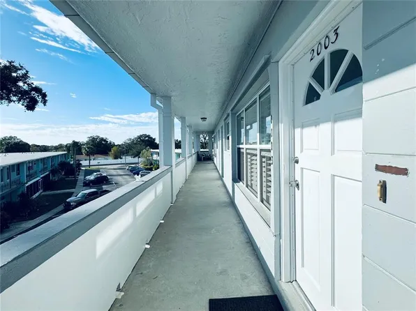 4300 58th St N APT 2003, Kenneth City, FL 33709