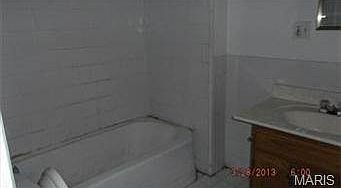 4th image of 6012 Lloyd Ave