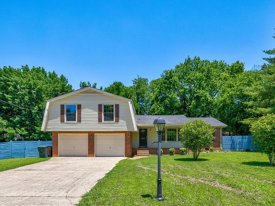 1st image of 204 Clearlake Dr W