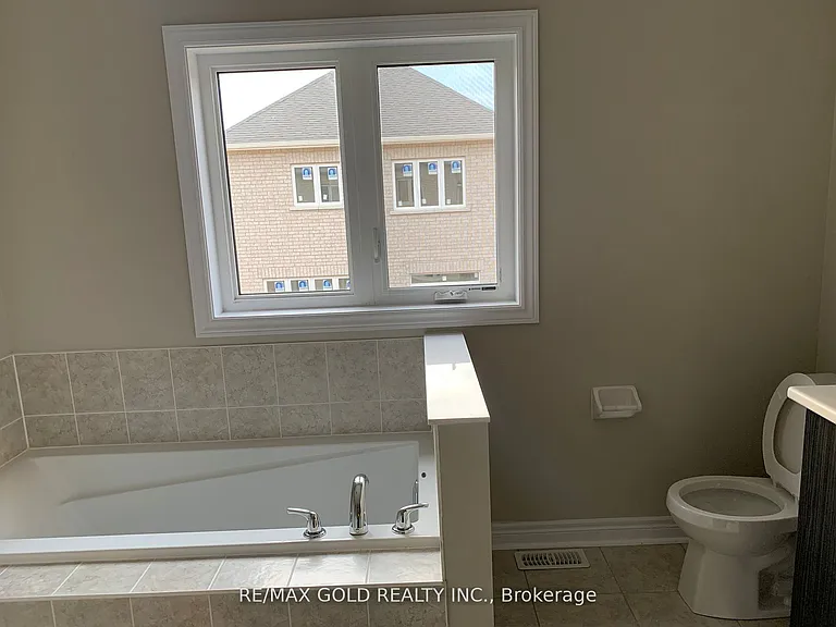 140 Finegan Cir — Photo 12