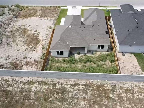 4th image of 7624 Gladiola St
