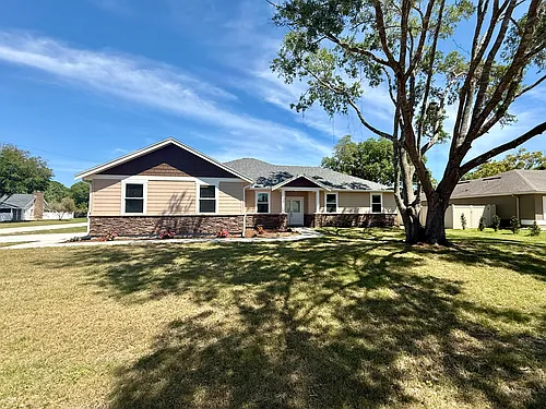 217 Parkview Dr Photo 1