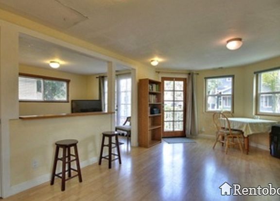 2nd image of 213 Cottage Grove Ave