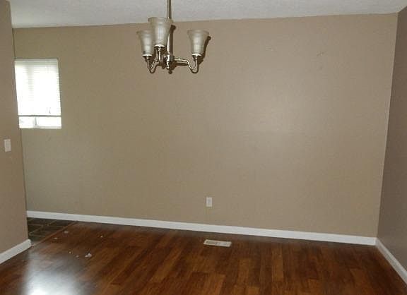 3rd image of 11830 Seven Hills Dr