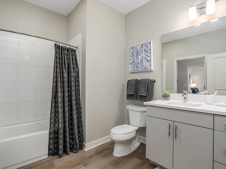 Phase II (1100 Broadway) Model Bathroom