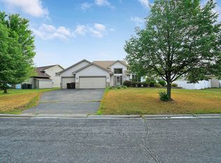 3551 Woodside Dr, Monticello, MN 55362