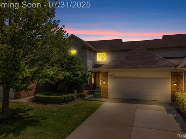 20838 Sleepy Hollow Dr, Macomb, MI 48044