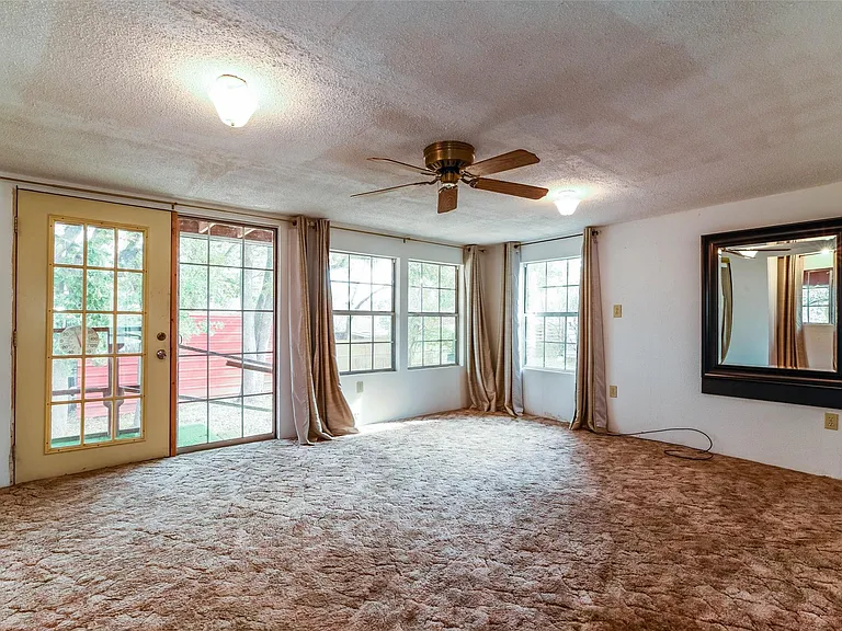 Huge Family Room/Bedroom 3