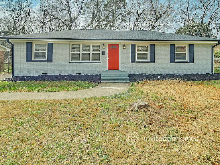 4240 Winedale Ln — Photo 2