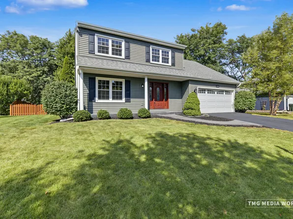 2820 Springdale Cir, Naperville, IL 60564