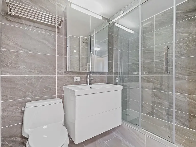 102 Christopher Columbus Dr #402 — Photo 13