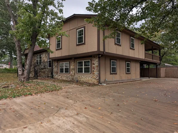 12 Pinecrest Ln, Maumelle, AR 72113