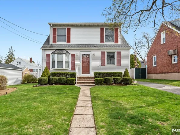 890 N Wyoming Ave, Maywood, NJ 07607