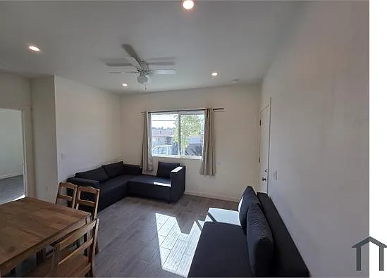 841 Winston Dr — Photo 8