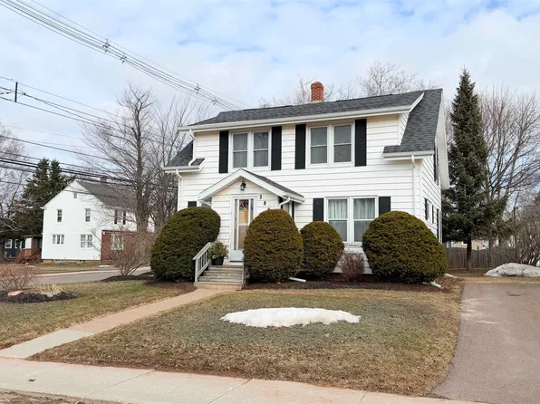 389 Oak Ave, Summerside, PE C1N 2A6