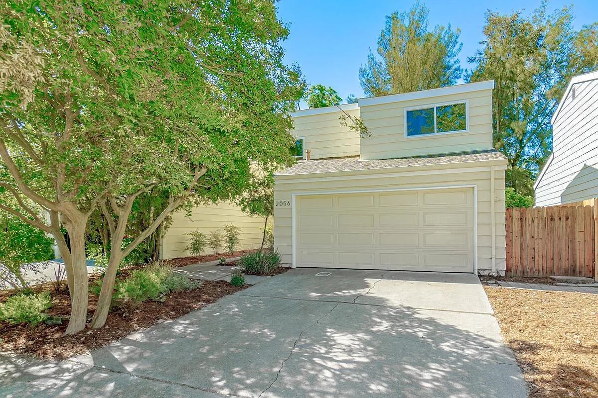 2056 Renoir Ave photo 1