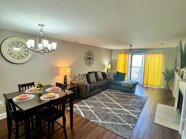 226 Edgewater Ln