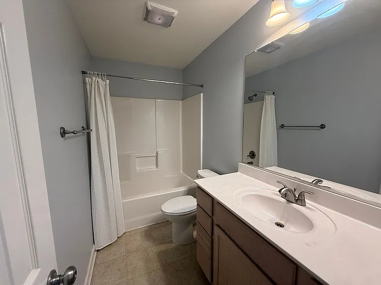 605 Westpark Ct — Photo 11