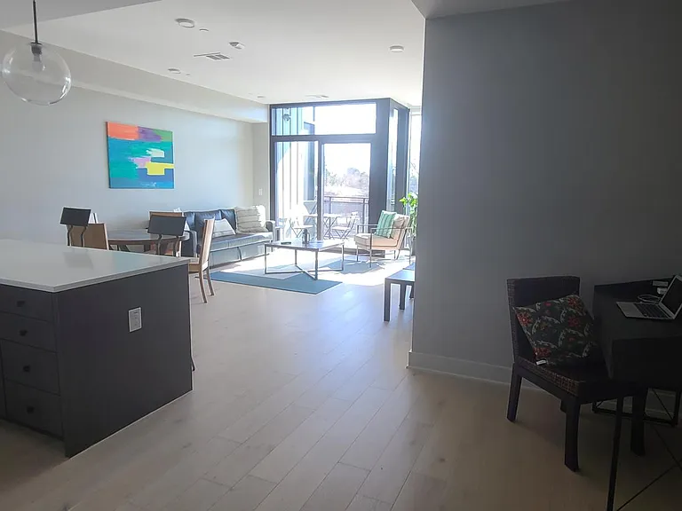 1105 Main St #405 — Photo 4