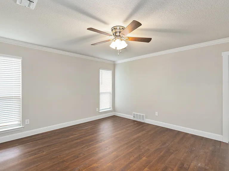 6728 Fair Meadows Dr — Photo 10
