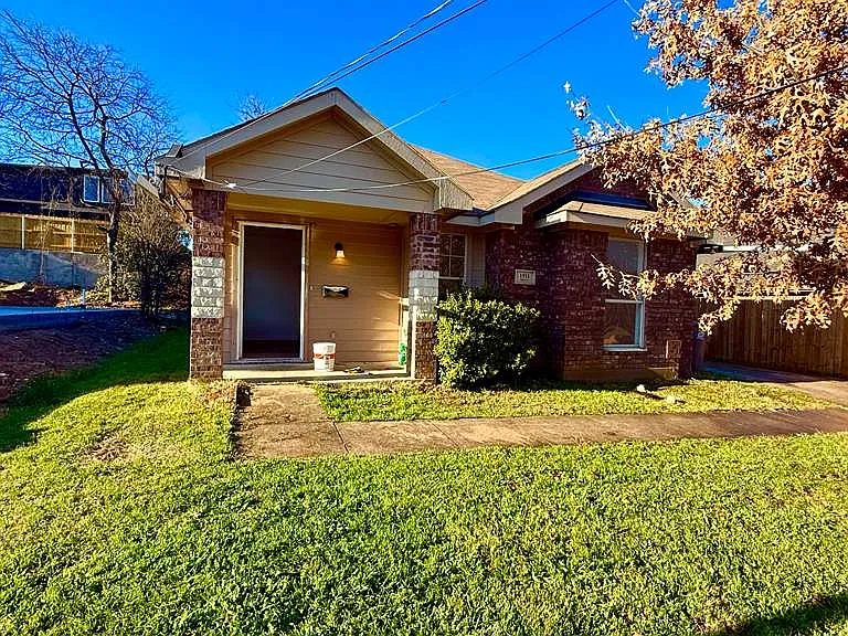 1511 Doyle Ave — Photo 1